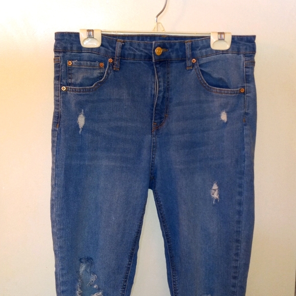 Wild Fable Distressed Jeans 👖 - Picture 2 of 3